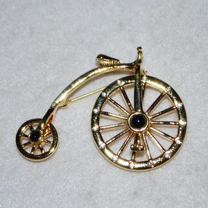 Cutest Bicycle Pin w/Movable Spinning Tires!!!